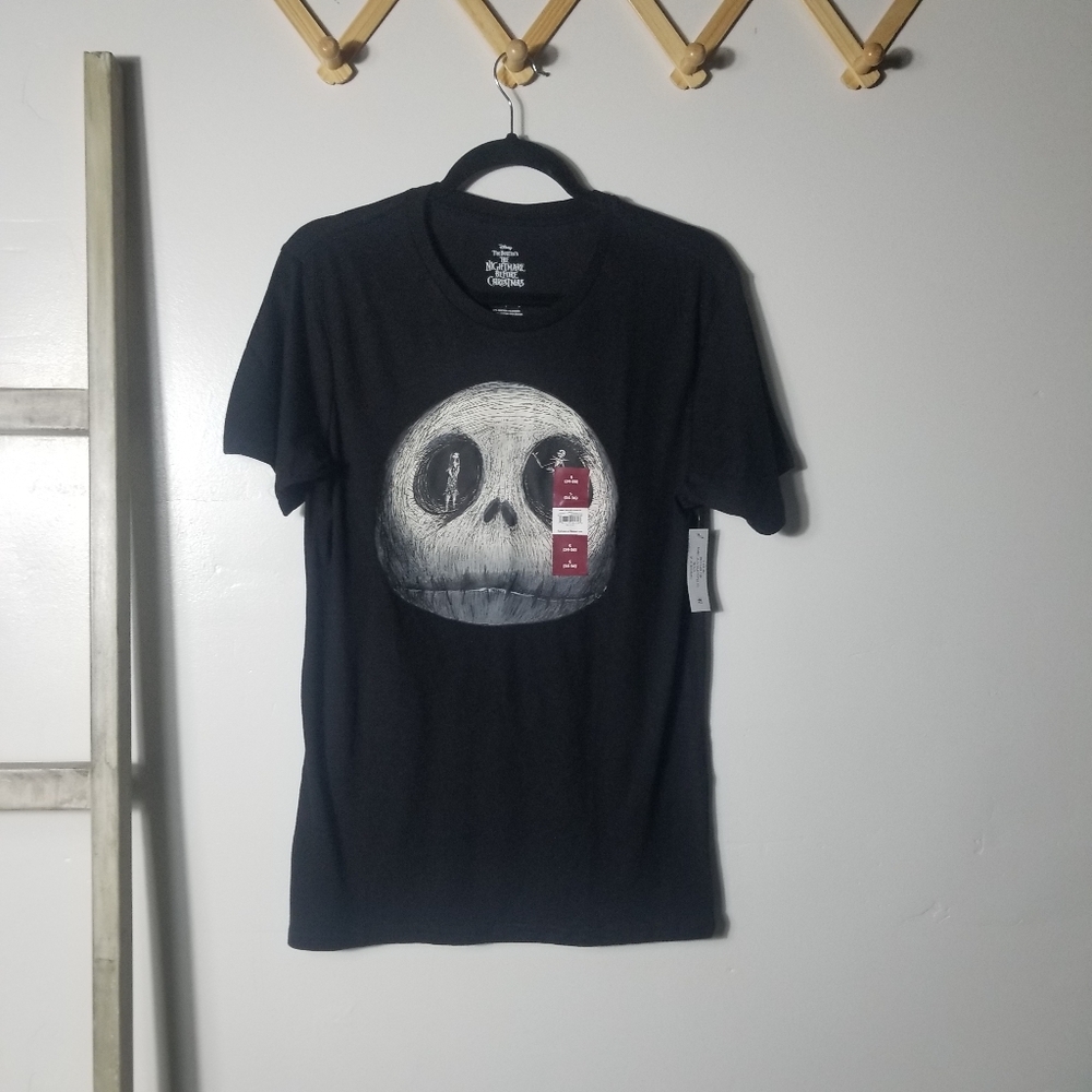 NWT DISNEY NIGHTMARE BEFORE CHRISTMAS BLACK TEE SIZE ADULT SMALL